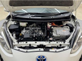 トヨタ中古車「まるごとクリーニング」施工済。エンジンルームを専用洗剤で洗浄!高圧&スチーム洗浄も行います。樹脂部分も艶出し剤でピカピカです☆☆