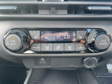 【エアコン】『エアコン装備』の画像になります。暑い夏でも寒い冬でも、車内に快適な空気を届けるので、いつでも快適な車内空間を創り上げます!