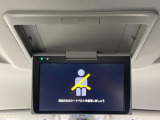 【フリップダウンモニター】大画面モニターで後席でもエンタメをお楽しみいただけます。小さなお子様にも大人気の装備です♪