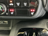 運転席/助手席シートヒーターで寒い日もすぐに温かくなり快適に過ごせます。2段階の温度調整が可能です