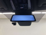 電子ミラーで後方の視界もバッチリ!!