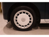 ■装着ホイール■  スチールホイール&車体デザインにマッチしたホイールキャップです。