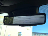 【デジタルインナーミラー】後席の大きな荷物や同乗者で後方が確認しづらい時でも安心!カメラが撮影した車両後方の映像をルームミラー内に表示。クリアな視界で状況の確認が可能です!