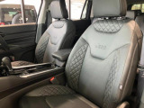 運転席助手席はシートヒーターを装備しているので、芯から温めてくれます。