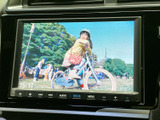 停車時にテレビ視聴が可能。休憩時間などに活用いただけます。