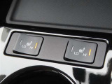 高級感のある革シートですが、寒い日に座るととても冷たい。シートヒーターがあれば、革シートでもポカポカですね。寒くても快適なドライブをお楽しみいただける装備です。