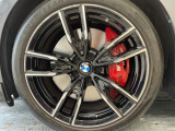 BMWならではの卓越した走りを支えるホイールと足回りです!日本車の走りに慣れている方にもぜひ体感して頂きたいほど、高いレベルでまとまっています!