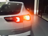 ブレーキランプ、バックランプも明るいため、暗い夜道でも自車の存在をアピールできます。