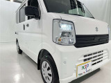明るいライトが夜道を明るく照らしてくれます。 運転する上で、道路状況をいかに早く認識できるか重要なポイントです。 白色光が暗い道も明るく照らしてくれますよ。