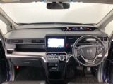 【前方視界】開放的な前方視界!運転がしやすく疲れにくいです♪窓が大きく、見通しがとっても良いおクルマですよ♪