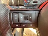 ステアリングスイッチ付きのハンドル!運転に支障をきたすことなくナビ操作が可能です!!