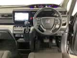 【前方視界】開放的な前方視界!運転がしやすく疲れにくいです♪窓が大きく、見通しがとっても良いおクルマですよ♪