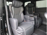 当社でご購入していただいた全ての車両はご納車前に、しっかり点検・整備してからのご納車になります。点検部位はエンジンオイル交換・ワイパーゴム・ブレーキ点検・調整・その他を確認の上ご納車致します。