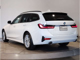 空気抵抗を計算されたボディーラインです。フロントからリアにかけてのプレスラインによって空気抵抗を軽減され走行中に安定感の向上されております。