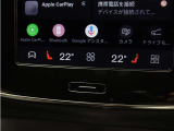 Google搭載によりさまざまな機能をハンズフリー操作できます。またフロントには、ステアリングホイールヒーター&シートヒーターを装備!厳寒の地、北欧スウェーデン発祥のブランドならではのオプションです。
