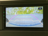 狭い道や駐車時も安心のバックモニターを搭載。後方の状況を画面で確認できるので、安全な運転をサポートします。運転に自信がない方にもおすすめです。