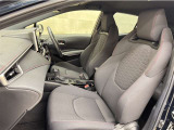 トヨタ中古車「まるごとクリーニング」施工済。外装はもちろん内装はシートを外して見えない所まで徹底洗浄しています。