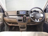 ◆インテリアパネル◆視界広々で非常に運転しやすくロングドライブでも疲れを感じさせないすっきりとまとまったインパネ周りです。