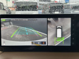 アラウンドビューモニター搭載。上から見下ろしたように液晶に映るのでスムーズな駐車をサポートします。