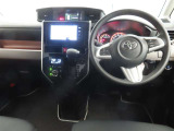 ぜひ展示車の運転席に座ってみてください。