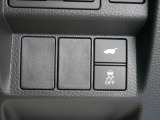 急カーブしたときの車の横滑りを防止してくれたり、障害物を検知すると音で教えてくれたり、普段運転していて安心できる装備も充実しています!