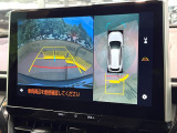 【パノラミックビューモニター】専用のカメラにより、上から見下ろしたような視点で360度クルマの周囲を確認することができます☆死角部分も確認しやすく、狭い場所での切り返しや駐車もスムーズに行えます。