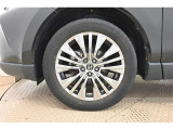 タイヤサイズは225/55R19◆下回りも錆や腐食がなくきれいな状態です。まだまだ安心してお乗りいただけます