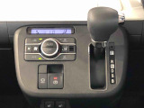 温度を設定すれば、自動で車内の温度管理をしてくれる優れものです♪ATミッションで運転楽々