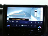 パノラミックビューモニターを装備。駐車場や交差点で周囲の安全確認をサポートします。