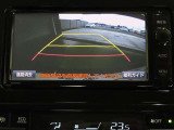 バックガイドモニターで、後方を確認しながら安心して駐車することができます。運転初心者も熟練者も必須の機能ですよ!