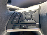 手元でナビの音量調整等が出来るのでナビの操作によるわき見運転を防止することが出来ます。