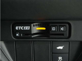 ◆ETC2.0装着◆進化したドライブ体験。料金収受システムだけだったETCが生まれ変わって、高速道路を賢く使うETC2.0に進化しました。多彩な情報サービスが便利で快適なドライブ体験を提供します。