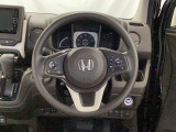 ステアリングスイッチでオーディオ各種操作が可能で、運転に集中できます。安心・安全・快適なドライブをお楽しみいただけます。