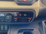 【シートヒーター(運転席・助手席)】シートを素早く温め、冬場でも快適にお使いいただけます。