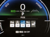 PKSBは、駐車時や低速走行時に障害物や接近車両・歩行者を検知し、警報と被害軽減ブレーキで衝突被害を軽減するトヨタの安全支援システムです。