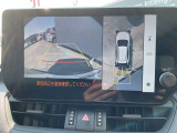 車を上から見下ろしているかのような映像で周囲の状況を確認できるアラウンドビューモニター。狭い駐車場や駐車が苦手な方でも安心。