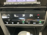 オートエアコン付きです!お好みの温度をセットするだけでエアコンの風量などを自動でコントロール。快適な車内でお過ごしいただけます。