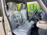 運転席シート廻りは使用感も少なく、良好な状態となっています。前オーナー様が丁寧に使っていたことがよくわかりますね。