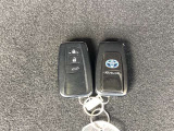 スマートキー2本付き!キーをポケットやカバンに入れておくだけでドアの施錠・開錠やエンジンスタートの操作が簡単です!