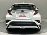 「バックフォルム」です。トランク・ラゲッジスペースには、多くの荷物を入れることが可能です。