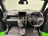 美しいデザインの運転席空に加えてUV&IRカット機能付きフロントガラスの面積や位置取りが良く、前方・右前・左前方向の視認性がいいですよ!