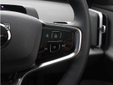 最新の音声認識技術により、自然に話しかけるだけであなたの指示を理解します。また、オーディオシステムなどの操作は、ステアリングホイール上の操作ボタンを介して直感的に行うことができます。