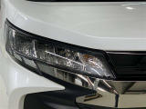 明るく省電力なLEDヘッドライト、印象的なデザインが輝きを放ちます。