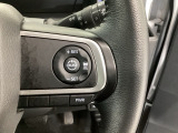 【アダプティブ・クルーズ・コントロール】予め設定した車速内でクルマが自動的に加減速。 前走車との適切な車間距離を維持しながら追従走行し、高速道路でのドライバーの疲労を軽減してくれる嬉しい機能付♪