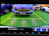 バックカメラの画像です。ガイドラインがスムースな車庫入れをサポートいたします。車庫入れの安心感がアップしますね。
