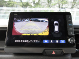 バックカメラの画像です。ガイドラインがスムースな車庫入れをサポートいたします。車庫入れの安心感がアップしますね。