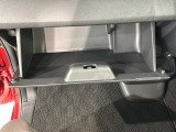 自社商品化センターにて内外装のクリーニングを実施しております!