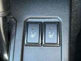 シートヒーター完備されているお車です。冬場の運転でも快適にお乗りいただくことができます。