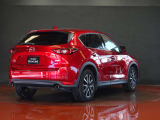 【CX-5】上質感と精悍さを兼ね備え、ワイド感を強調した意匠。オールラウンドな機能美と品格、洗練されたデザイン。