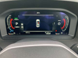 車両情報を的確に伝える先進的なディスプレイを、メーターの中央部に搭載